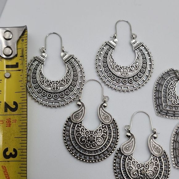 Free w bundle 3 pairs earrings - Picture 4 of 4